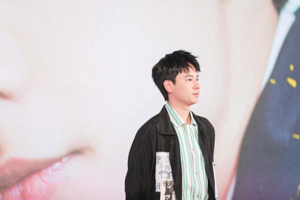 新生代偶像胡先煦鼎力代言第十届国际大学生时尚设计盛典