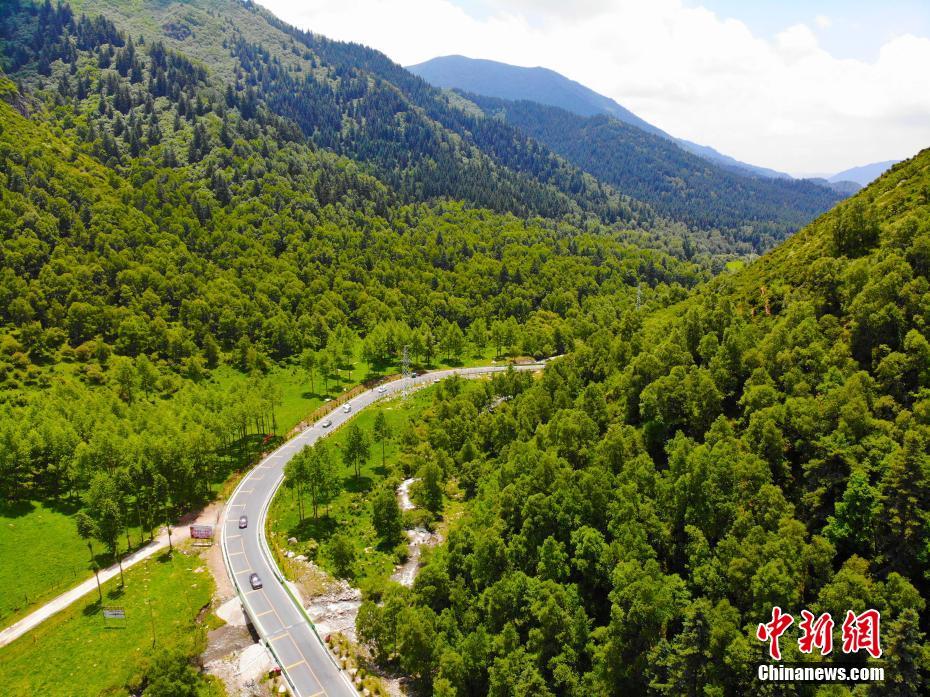 航拍青海最美公路