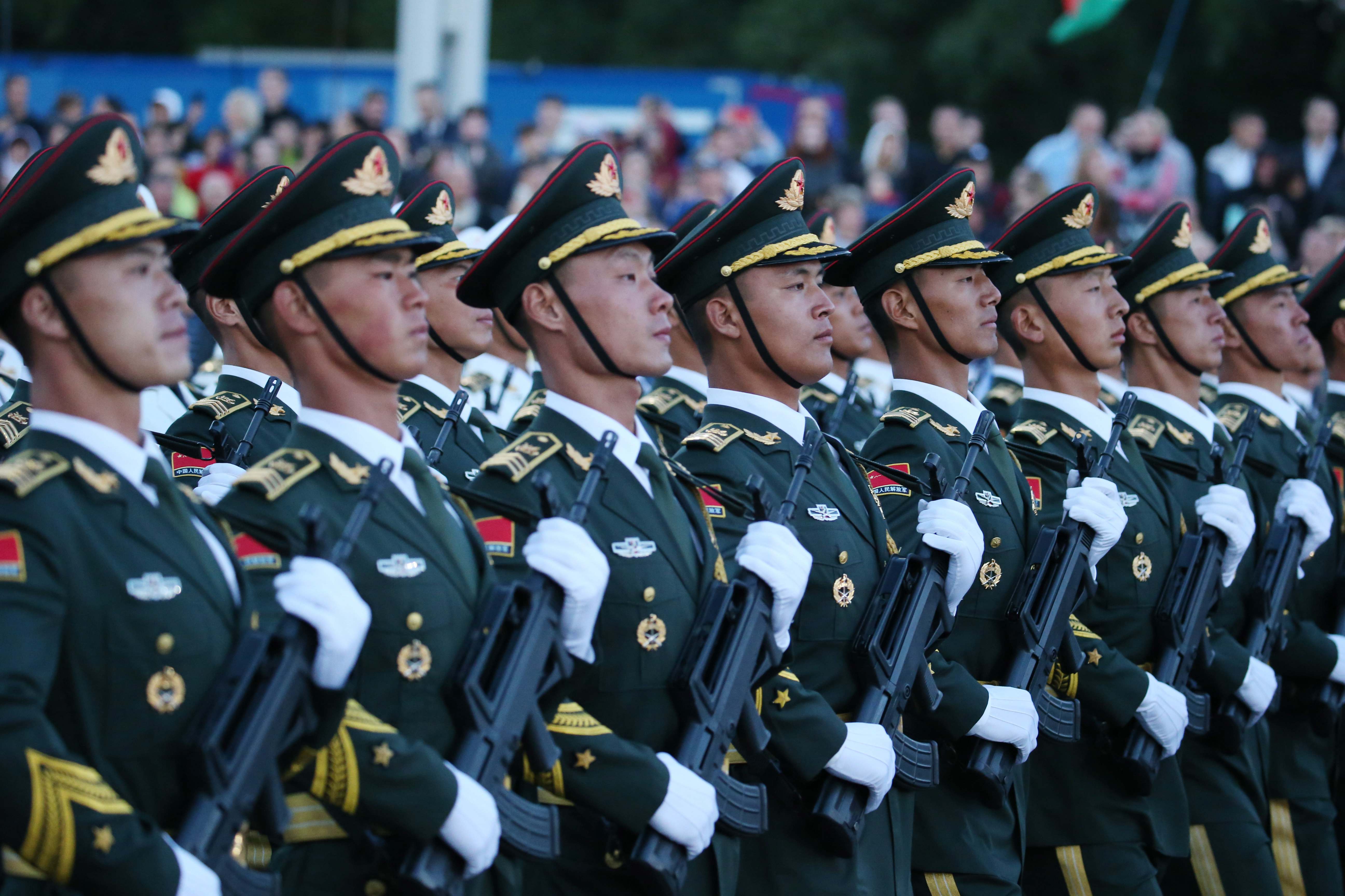 4 帅!中国人民解放军仪仗大队亮相白俄罗斯独立日阅兵式