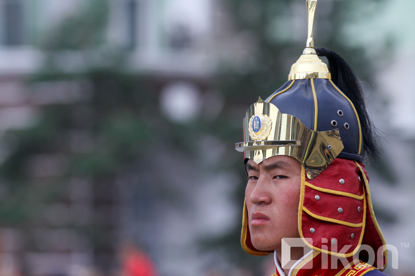 蒙古军队庆祝国庆阅兵 乘美国吉普检阅铠甲标兵