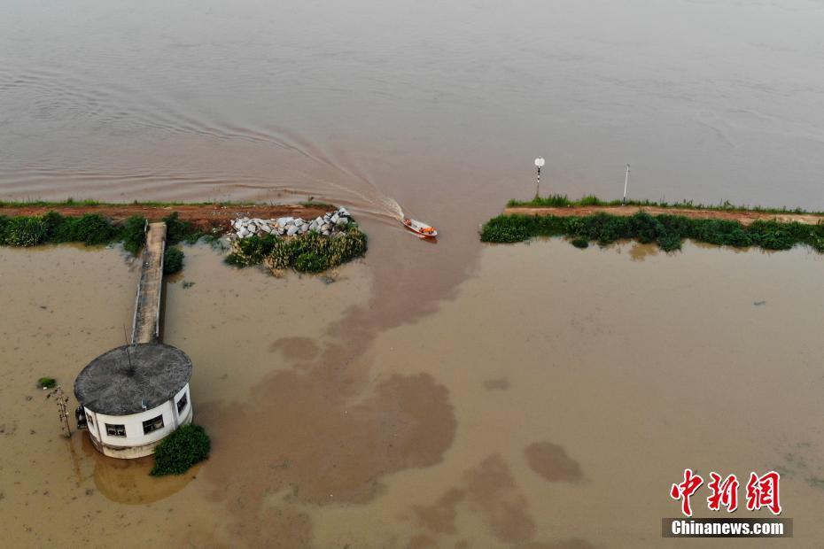 湘江衡山段干堤发生漫堤决口 1640亩区域受淹