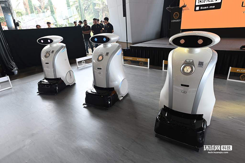 3 人类好帮手 自动清洁机器人亮相新加坡