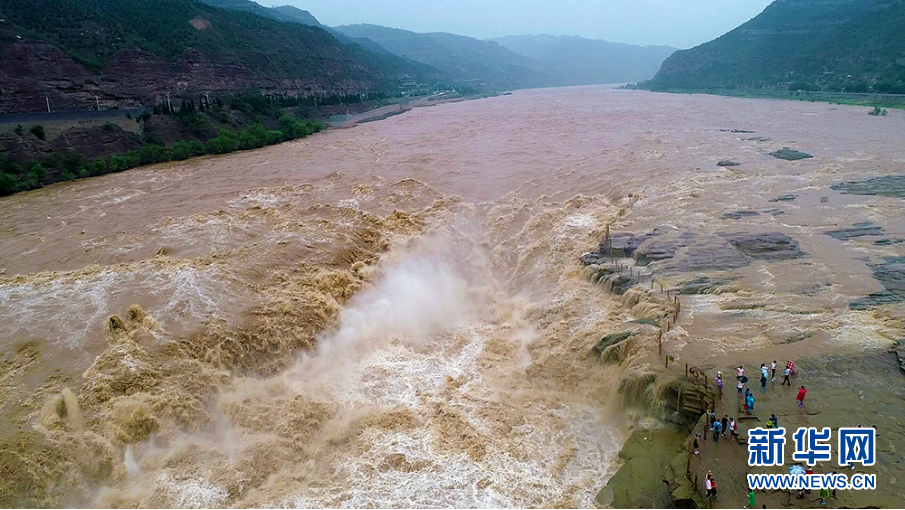 航拍:黄河干流水量暴涨 壶口瀑布波涛汹涌