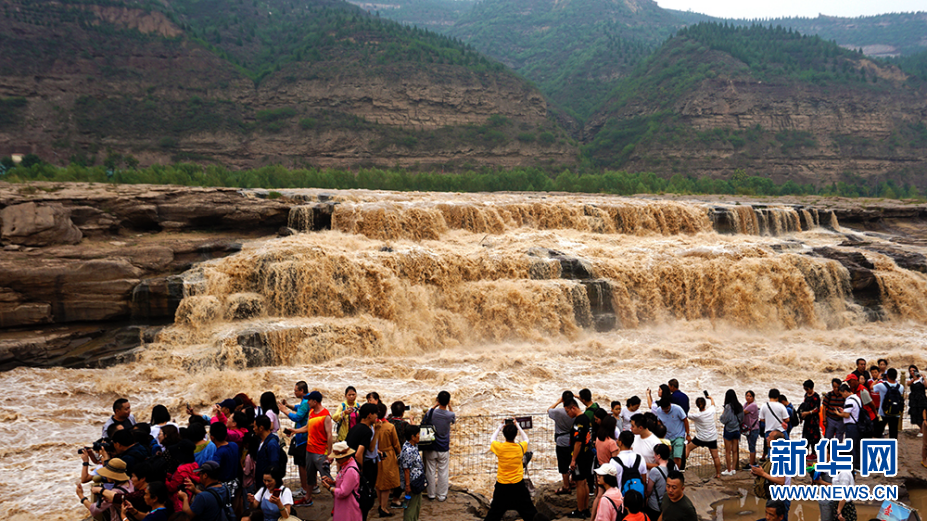 航拍:黄河干流水量暴涨 壶口瀑布波涛汹涌