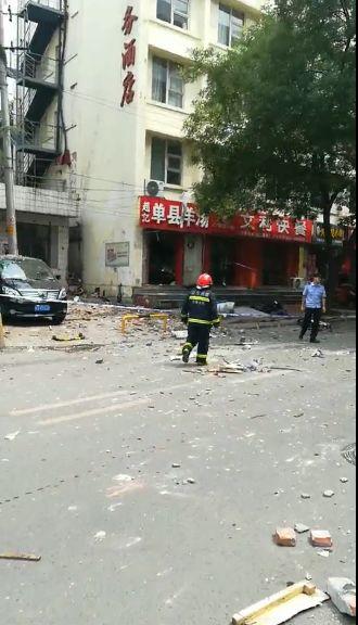 突发!济南天成路一饭馆发生爆炸!