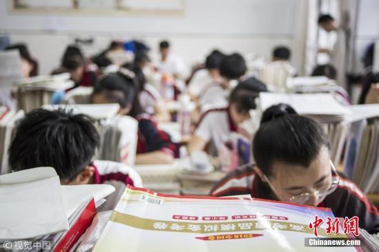 "普通高中语文教材总主编,北京大学温儒敏教授27日在教育部发布会上如