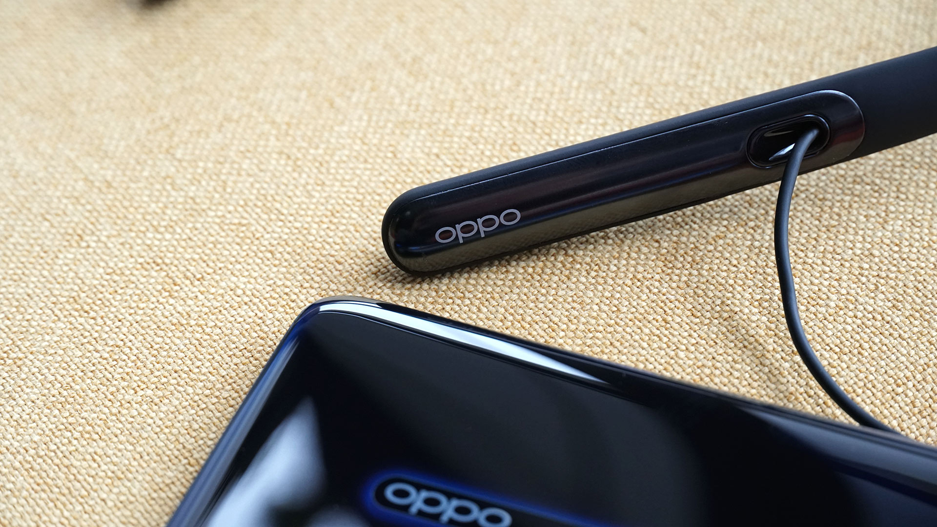 11 oppo enco q1开箱:极轻,极速连接,给reno加点料