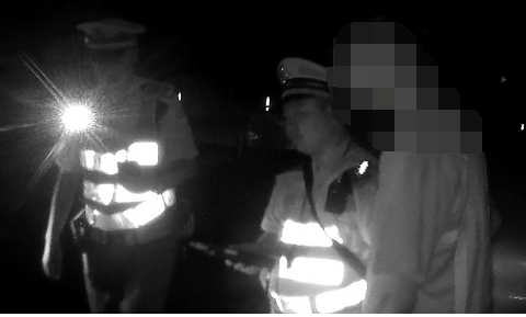 大二学生半夜跟着导航去还车出事!驾照才拿8个月