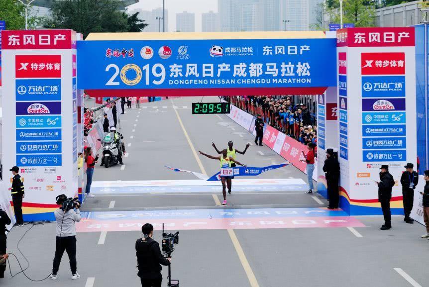 国内首个大满贯候选赛事 2019东风日产成都马拉松开跑(图2)