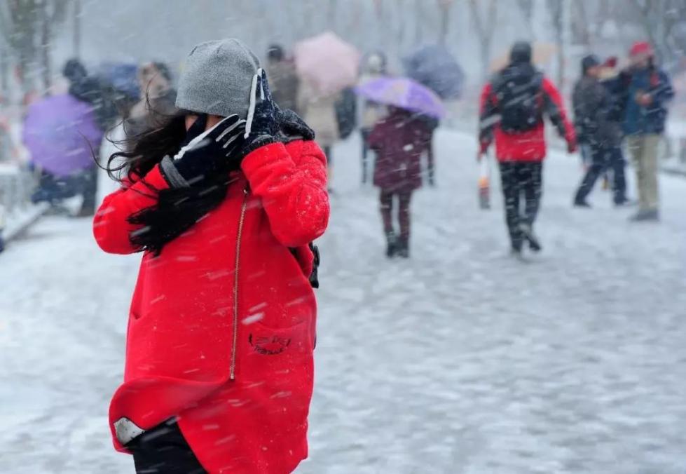 西安的雨雪大风降温陆续到货……重度污染何时缓解?