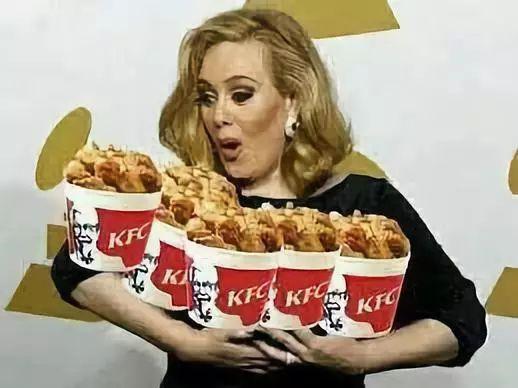 爱吃鸡腿的阿黛尔还获得过粉丝的昵称"鸡腿女王".