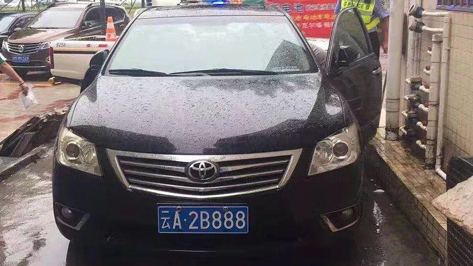 宝马X6乱鸣喇叭被扣车半年！车主不要车上百万打水漂！内幕惊人！（最新发布）