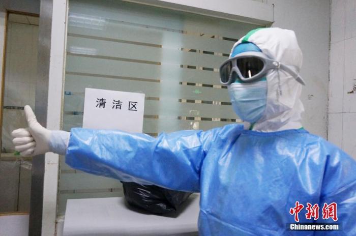 人社部:对疫情防控突出贡献者给予及时表彰奖励