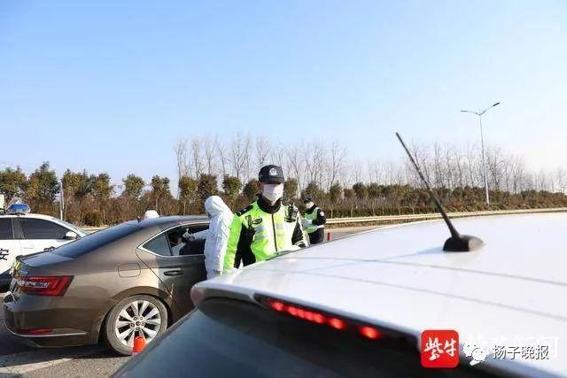 后备箱里藏人？真事！还藏着一湖北女子