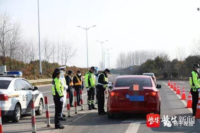 后备箱里藏人？真事！还藏着一湖北女子