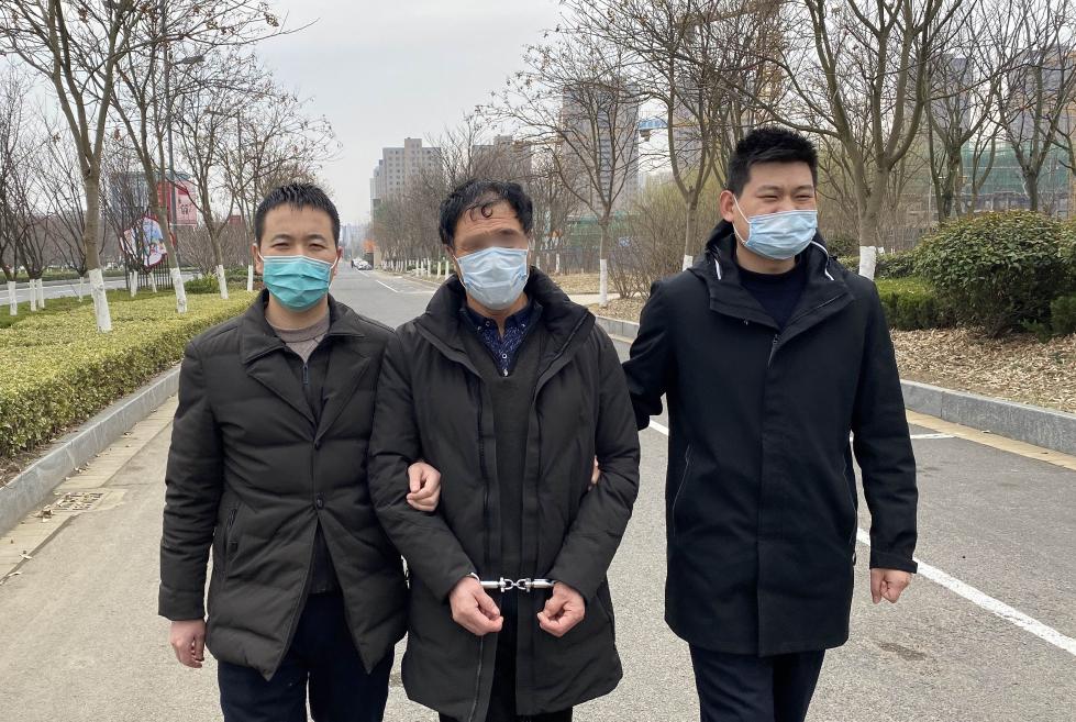 连云港警方侦破一起26年前命案，嫌犯已是收购木材的小老板