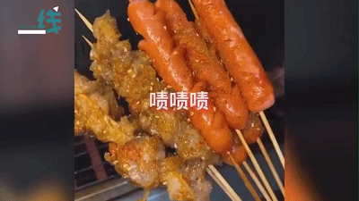 烧烤店员工看店一个月后，上演神操作！老板隔着屏幕看哭了