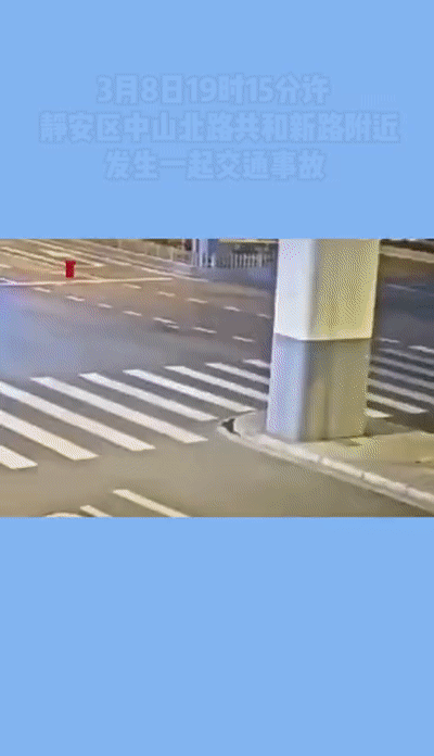 车头撞烂!上海一辆兰博基尼跑车失控撞上高架桥墩,司机一度无法脱身