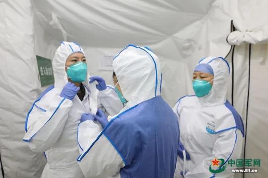 元气满满！三位军中女博士奋战在新冠病毒检测一线