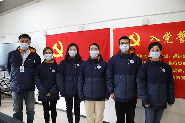 又一批医疗队员在武汉前线入党，70、80、90后都有