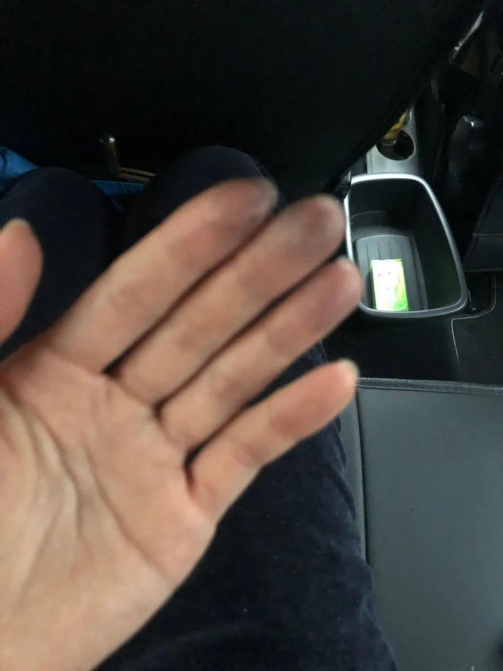上海中环路外圈北虹路地道发生多车事故！目击者：车辆起火现场浓烟滚滚