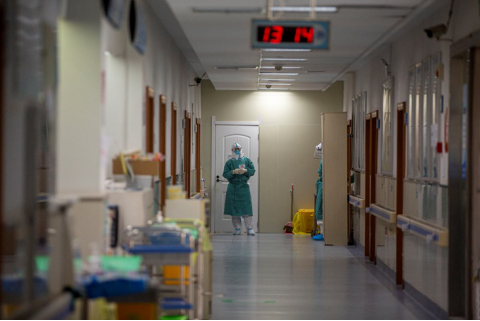 生死拉锯:一名71岁新冠肺炎危重症患者曾想放弃