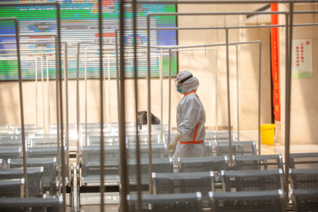 生死拉锯:一名71岁新冠肺炎危重症患者曾想放弃