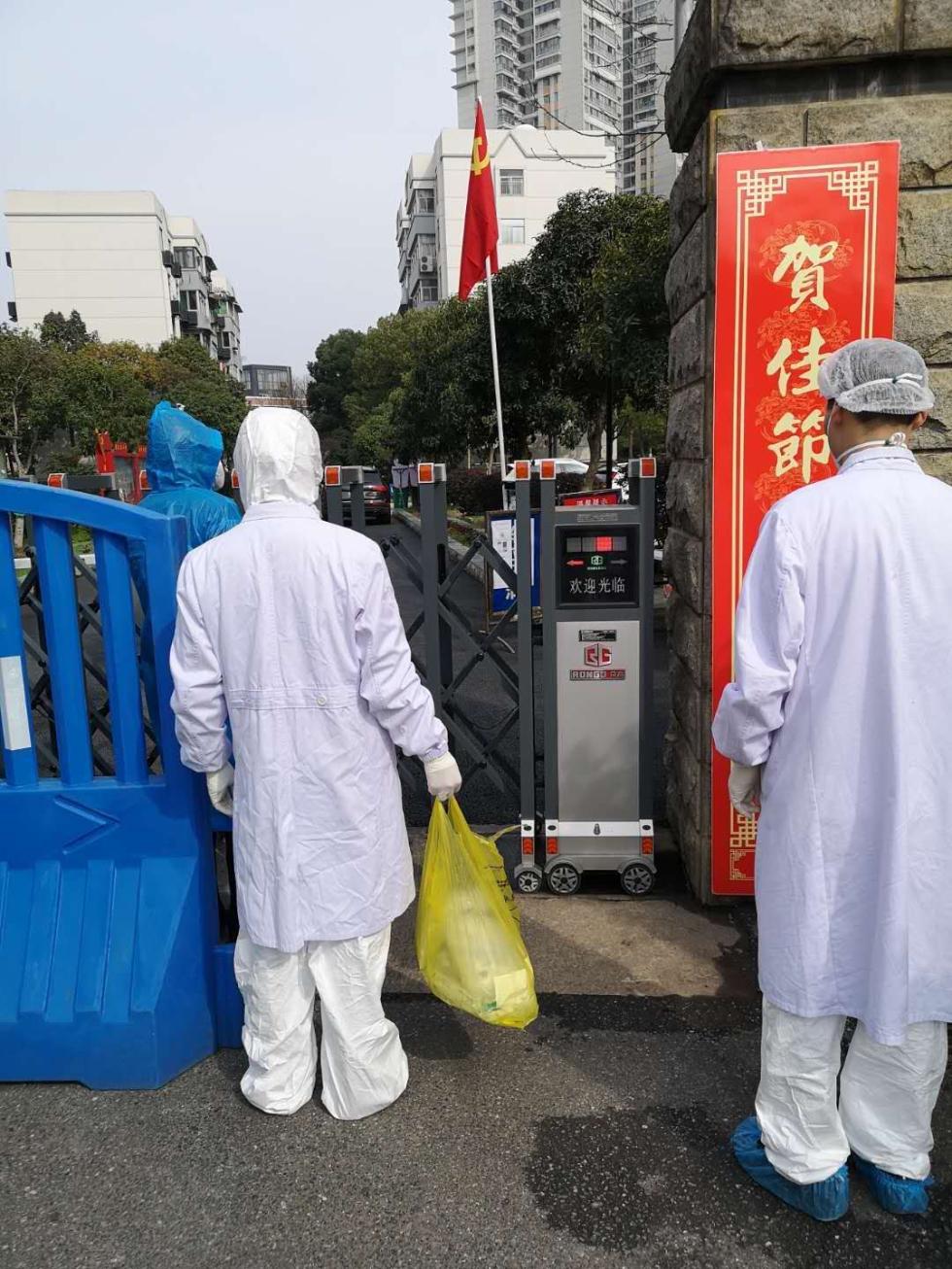 武汉小事｜当得知92岁爹爹急需换尿管之后