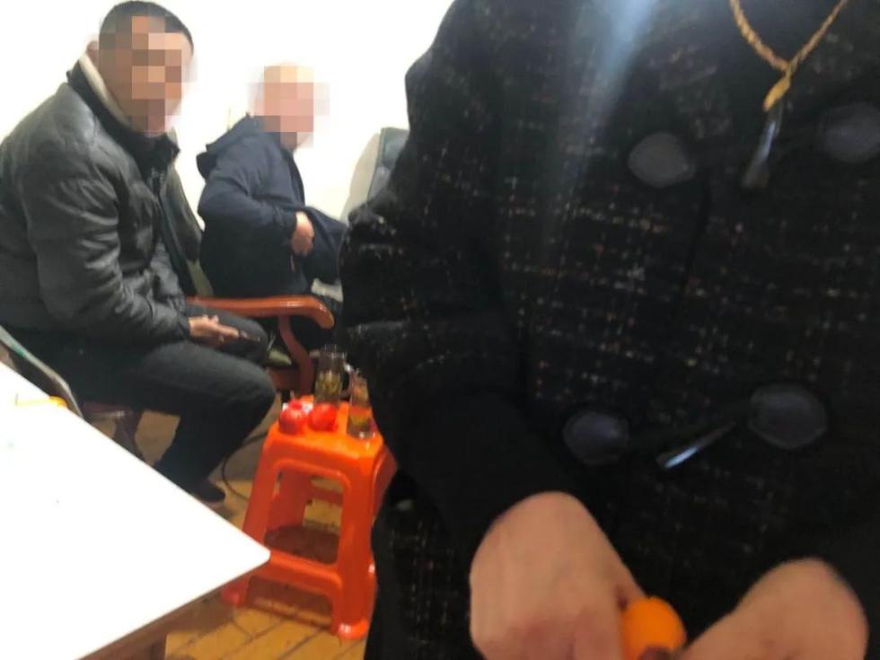 她被带回派出所后咳嗽不止？民警一句话吓得她“病”立马好了