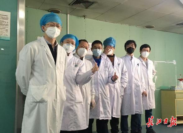 救治近百位病人，医生鲁锦国：做好病人的心理建设