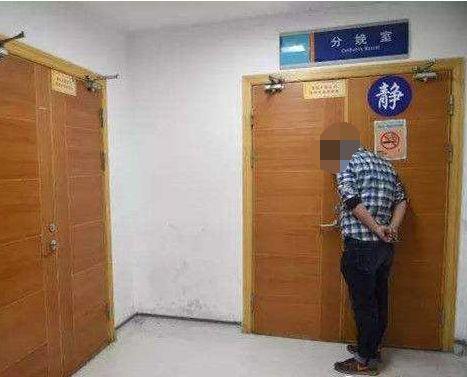 珠海8个月孕妇破了羊水，在医院产检4个小时没出来！丈夫在门口抓狂！