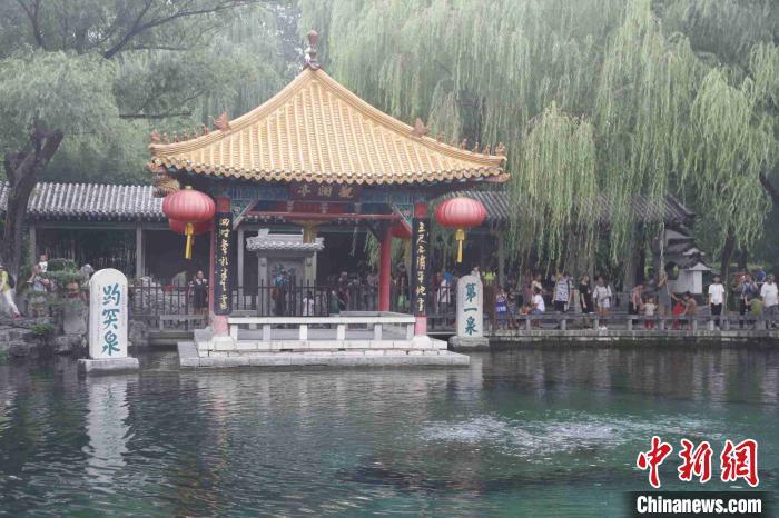 天下第一泉趵突泉水位降至27.98米 今年首次亮“橙警”