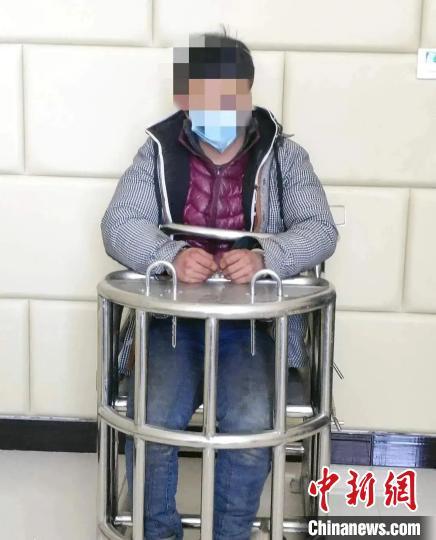 河北清河一男子故意纵火引燃数辆轿车被刑拘