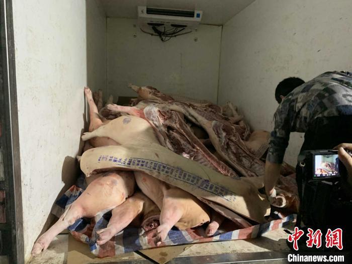 杭州女子700余公里驰援武汉：“要把猪肉亲自送到”