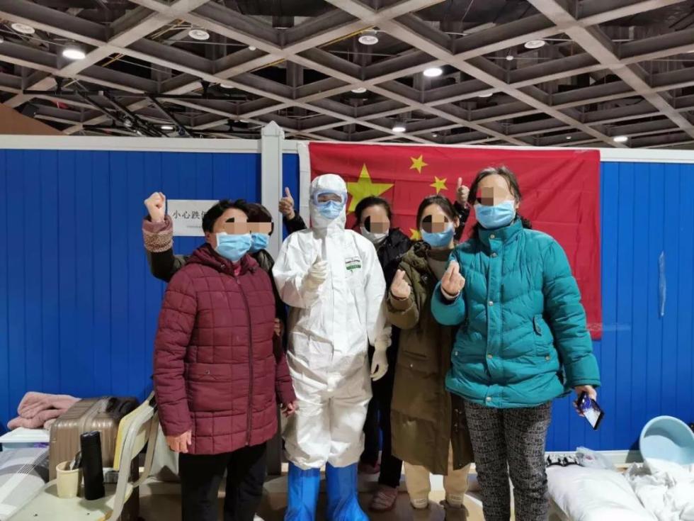 我告诉爸爸妈妈，现在还不能走……