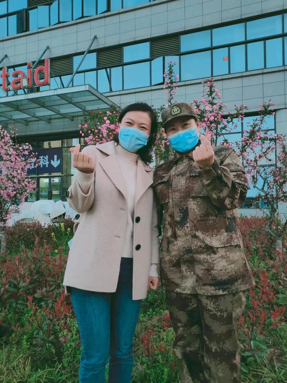 我告诉爸爸妈妈，现在还不能走……