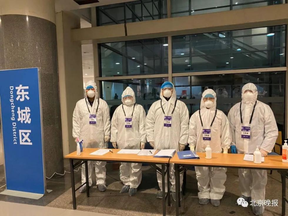 12岁男孩飞行20小时水米未进，北京东城医护人员这个举动暖心