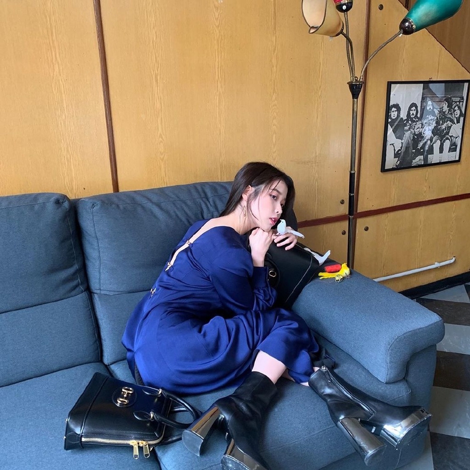 IU最新写真曝光化身森系少女 风格百变可盐可甜