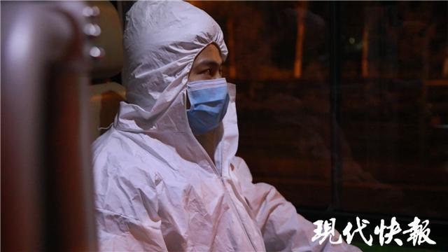 95后武汉小伙“强哥”：守护白衣天使的夜车
