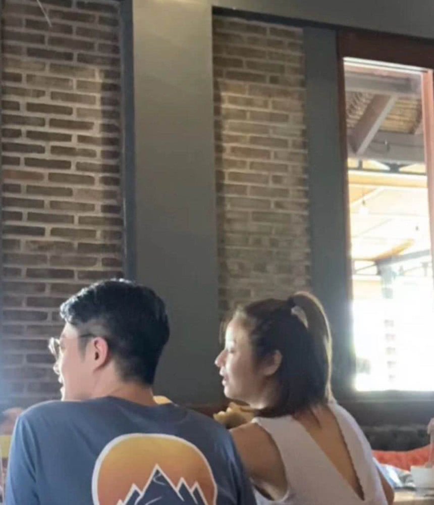 霍建华林心如携女儿亲子游 夫妻甜蜜恩爱默契足