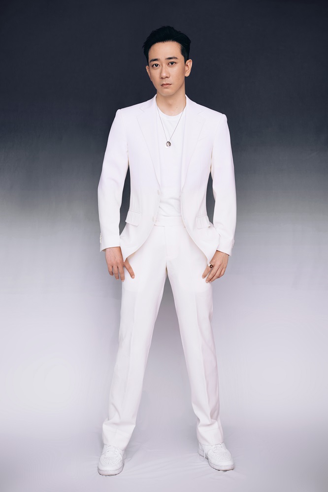 王自健时尚大片曝光 突破自我展现多面魅力