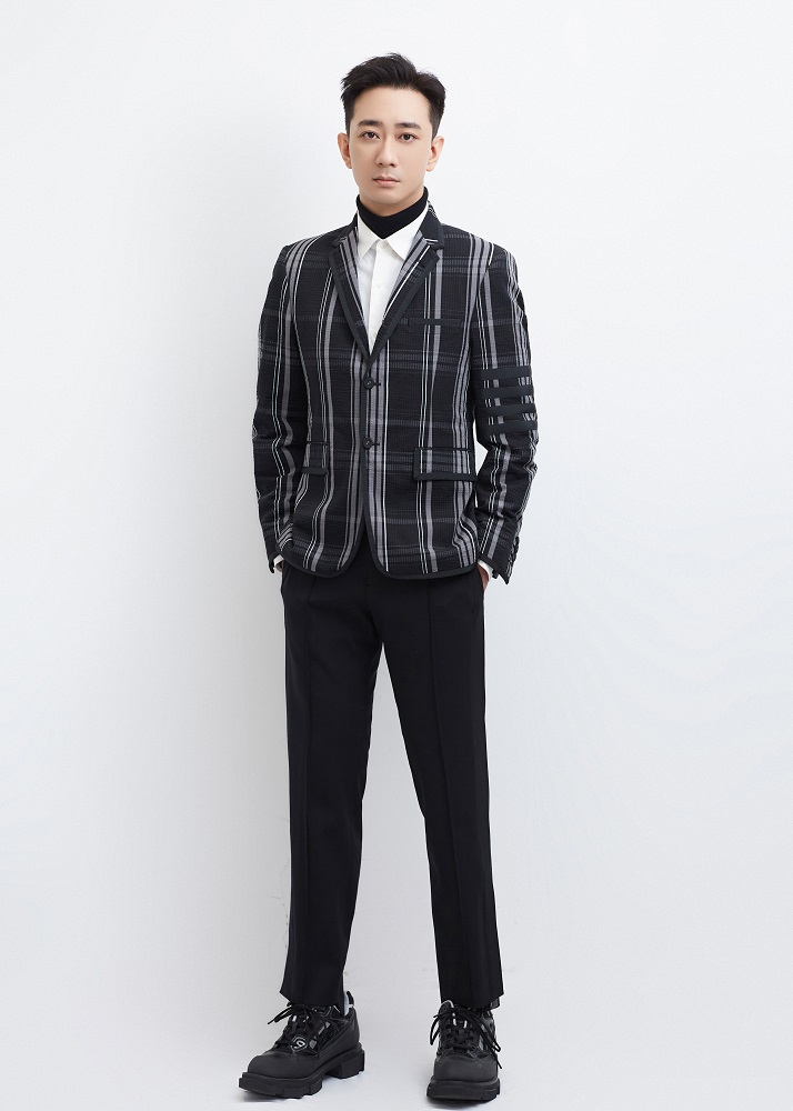 王自健时尚大片曝光 突破自我展现多面魅力