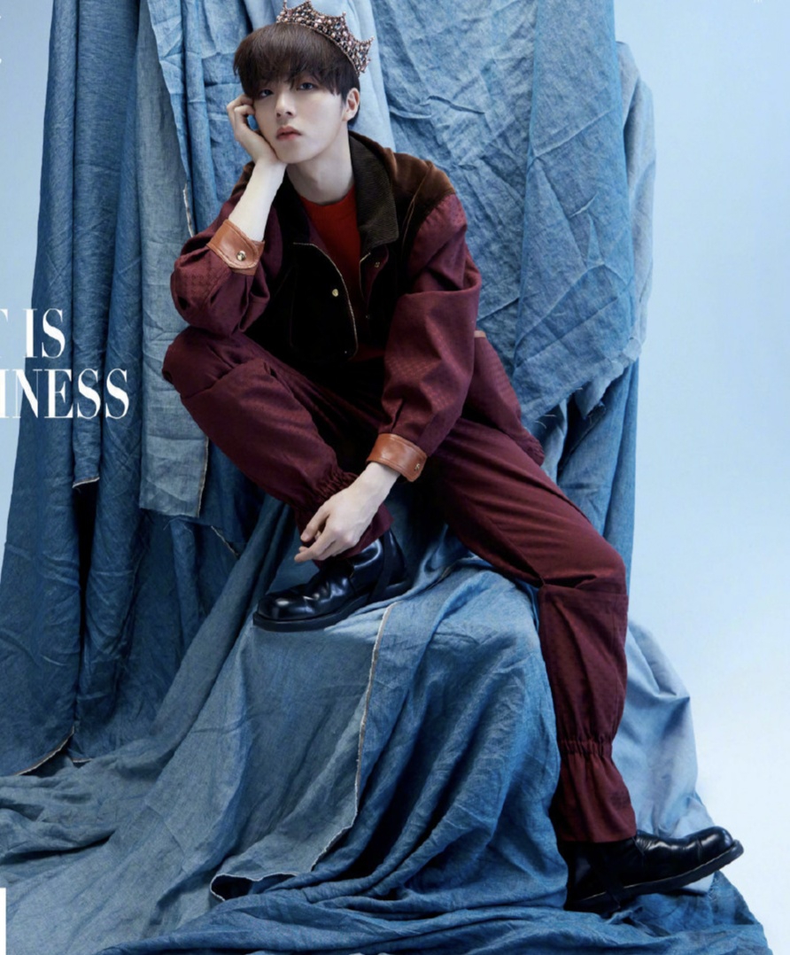 陈立农最新大片曝光 头戴王冠宛如王子风格多变表现力超强