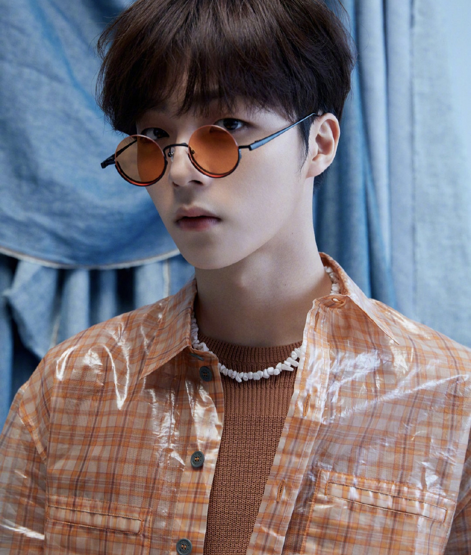 陈立农最新大片曝光 头戴王冠宛如王子风格多变表现力超强