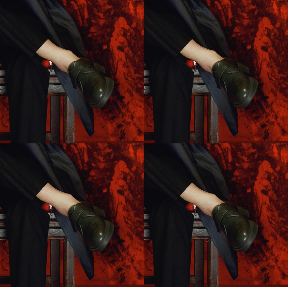 高伟光绿洲晒照大长腿抢镜 模特身材脚踝苏点十足