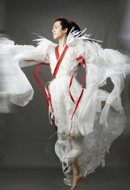 刘昊然《妖猫传》定妆照曝光 化身翩翩白衣少年仙气十足