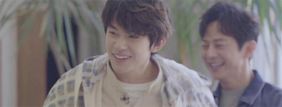 《朋友请听好》千玺春节胖十斤 何炅忆大学往事