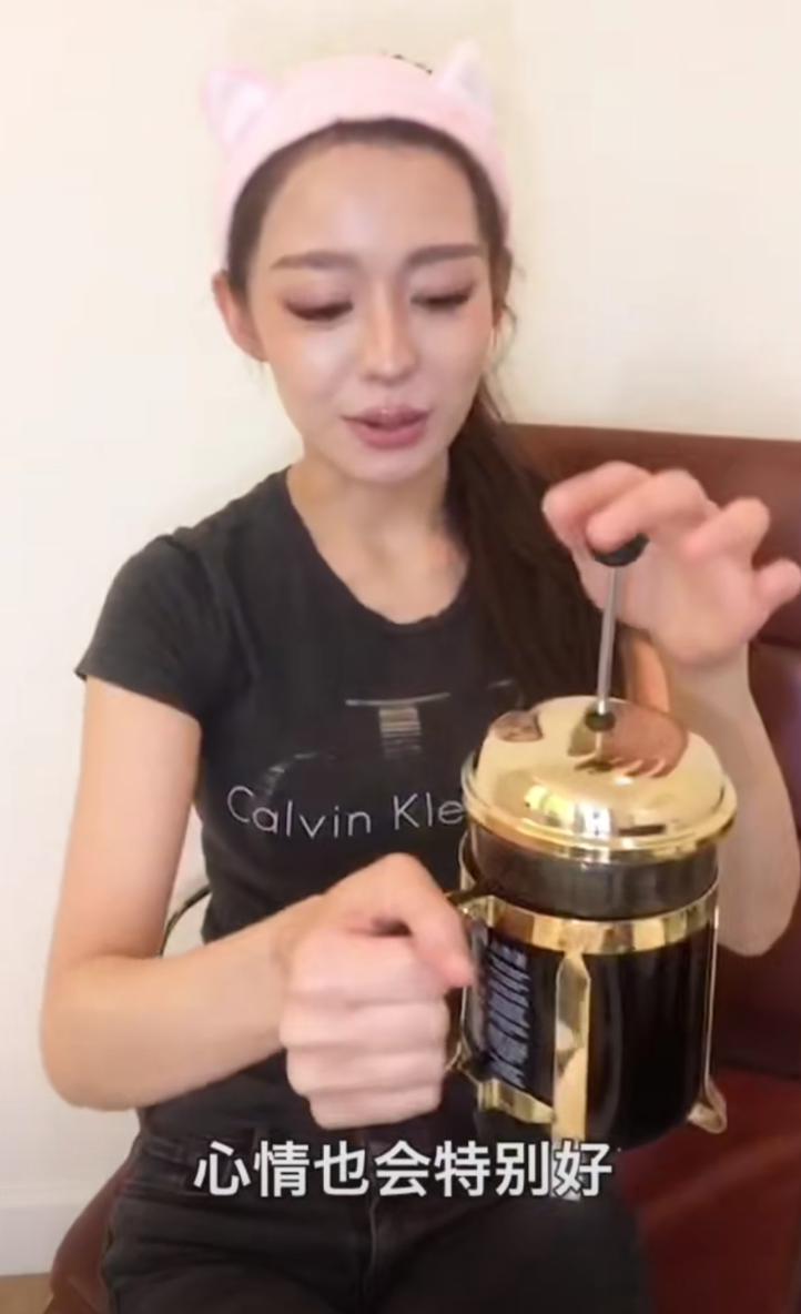 吉娜分享早餐食谱 吃燕窝配牛奶享受贵妇般生活