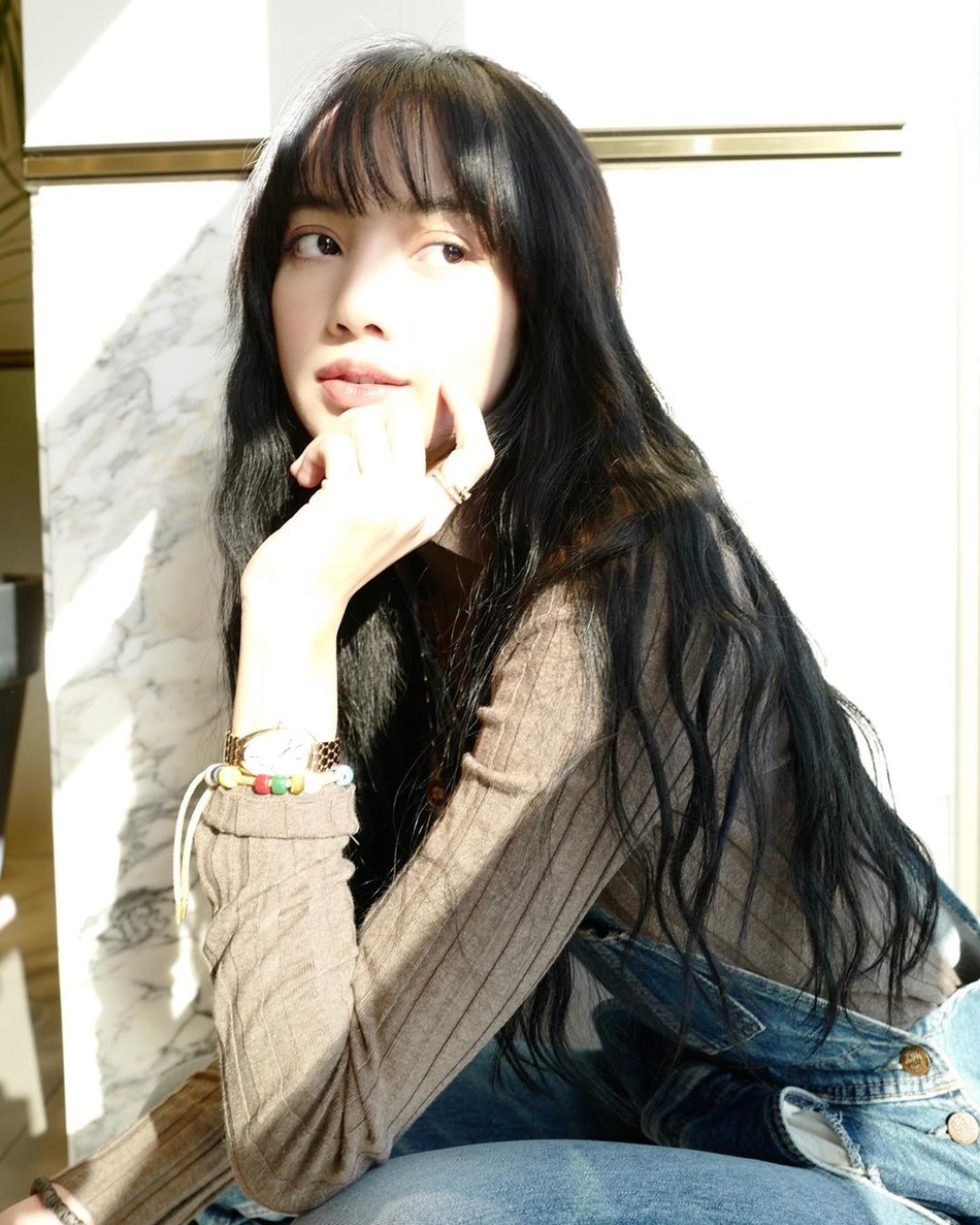 高糊难掩好身材！Lisa泳装照曝光大秀性感曲线