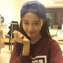 林小宅旧照曝光 长发飘飘笑容甜美满满胶原蛋白